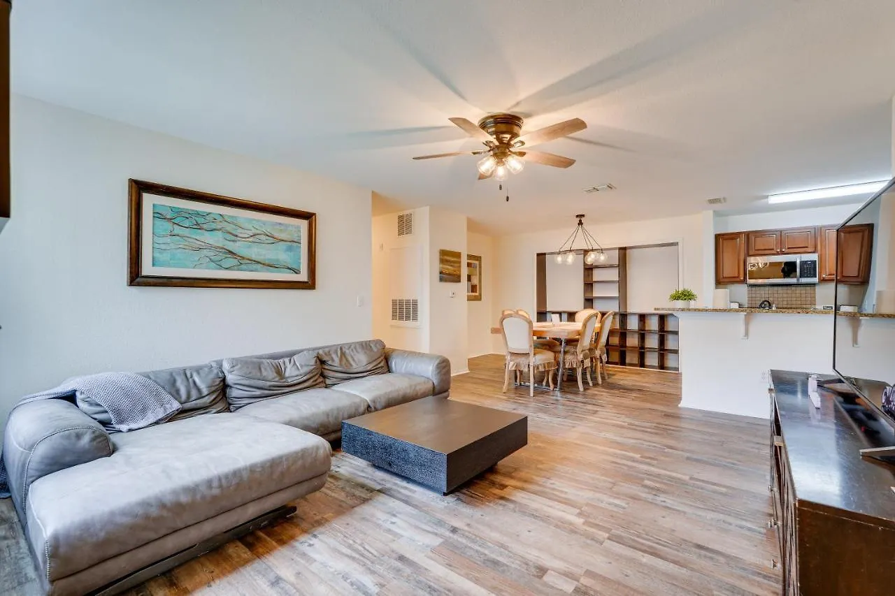 Pcb Condo With Pool Access 1 Mi To Beach! بنما سيتي بيتش شقة