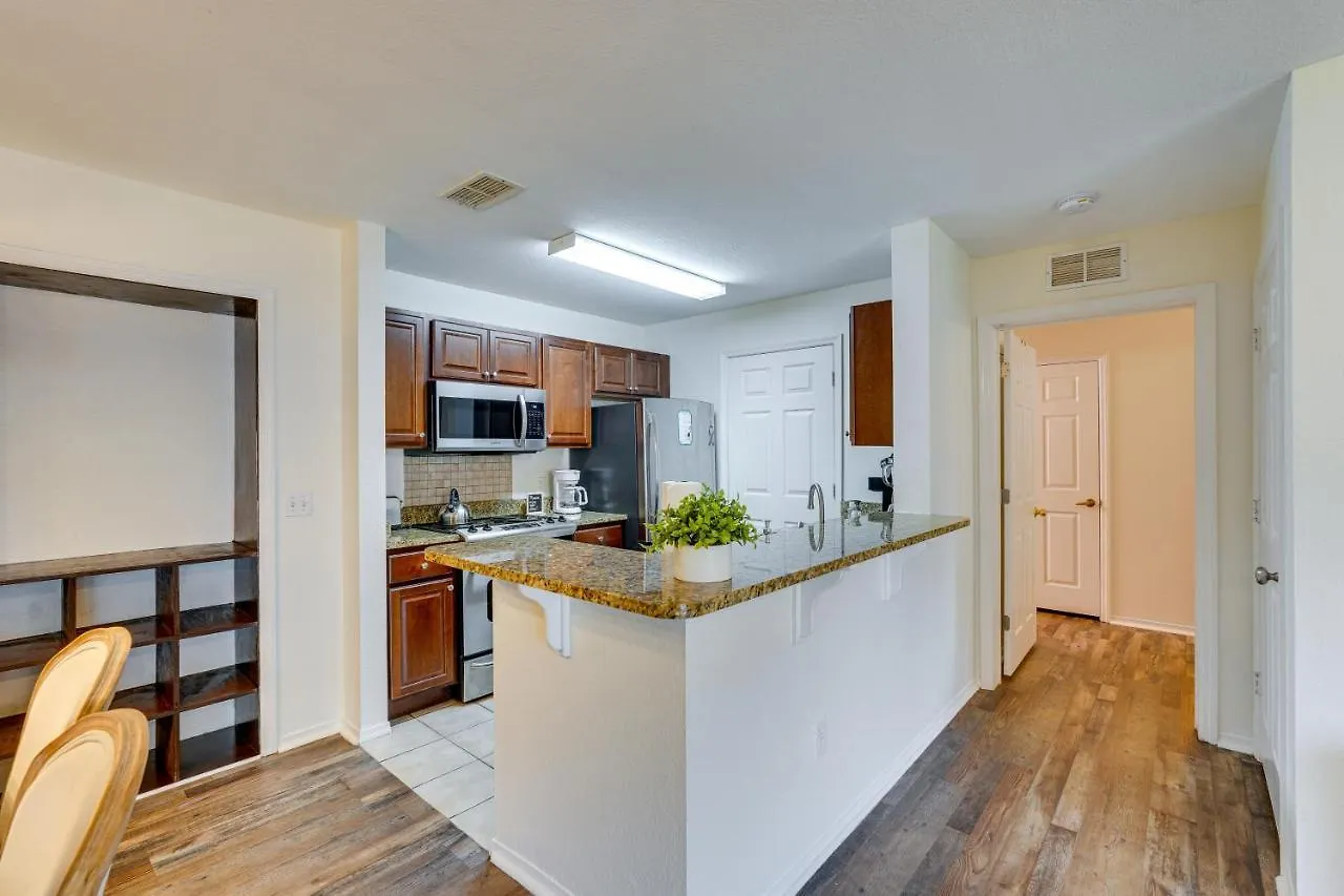 Pcb Condo With Pool Access 1 Mi To Beach! بنما سيتي بيتش شقة